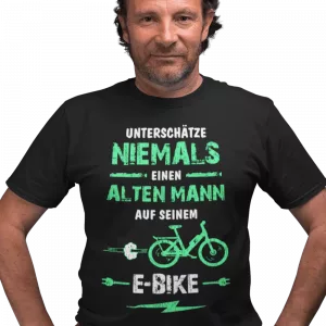 T-Shirt Unterschätze niemals einen alten Mann auf seinem E-Bike